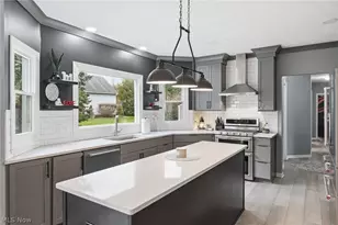 1576 Kings Arms Cir NW, Uniontown, OH 44685 - Photo 10