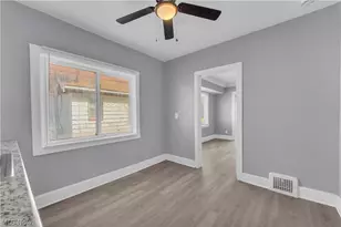 10613 Sandusky Ave, Loveland, OH 44105 - Photo 12