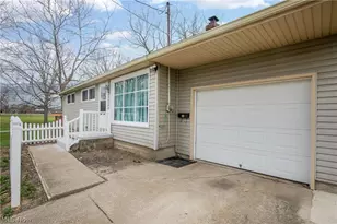 517 Zern Ave SW, Massillon, OH 44646 - Photo 2