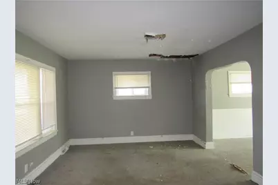 13208 Maplerow Avenue, Garfield Heights, OH 44105 - Photo 4