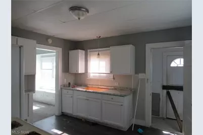 13208 Maplerow Avenue, Garfield Heights, OH 44105 - Photo 12