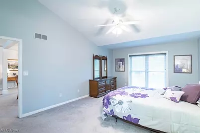 2052 Glenmont Drive, Brunswick, OH 44212 - Photo 14