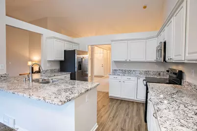 2052 Glenmont Drive, Brunswick, OH 44212 - Photo 6