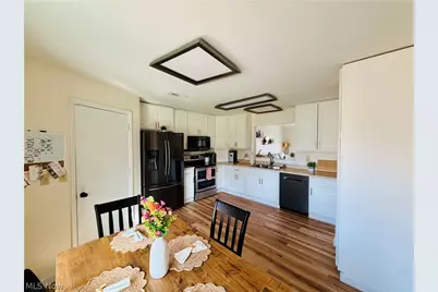 8760 Candlestick Lane, Dayton, OH 45424 - Photo 2