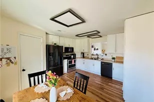 8760 Candlestick Ln, Dayton, OH 45424 - Photo 2