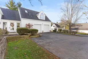 985 Goldenrod Trail, Aurora, OH 44202 - Photo 2