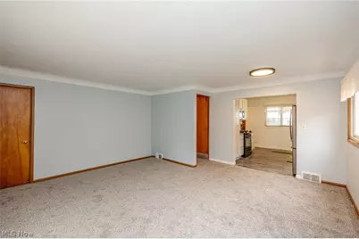 5670 Cherokee Drive, Lyndhurst, OH 44124 - Photo 6