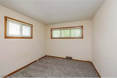 5670 Cherokee Drive, Lyndhurst, OH 44124 - Photo 14