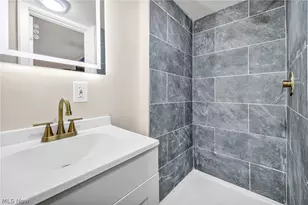 2160 Fulton Rd, Loveland, OH 44113 - Photo 22