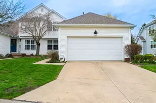 390 Blair Cir, Aurora, OH 44202 - Photo 1