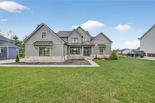 2071 Lanterman Cir, Hinckley, OH 44233 - Photo 2