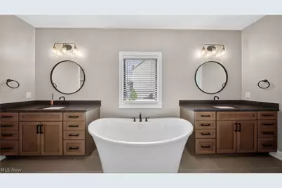 2071 Lanterman Circle, Hinckley, OH 44233 - Photo 22