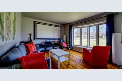 8160 Marianna Boulevard, Grandview Heights, OH 44147 - Photo 4