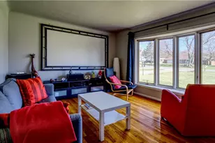 8160 Marianna Blvd, Grandview Heights, OH 44147 - Photo 4