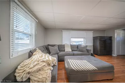 270 E Cassell Avenue, Barberton, OH 44203 - Photo 8