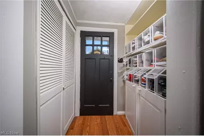 270 E Cassell Avenue, Barberton, OH 44203 - Photo 6