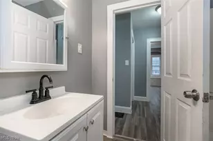 7915 Vineyard Ave, Loveland, OH 44105 - Photo 12