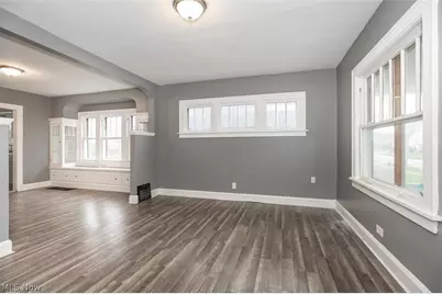 7915 Vineyard Avenue, Loveland, OH 44105 - Photo 4