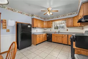 255 E 42nd St, Lorain, OH 44052 - Photo 10