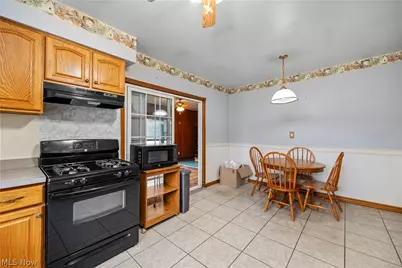 255 E 42nd Street, Lorain, OH 44052 - Photo 12