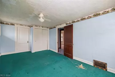 255 E 42nd Street, Lorain, OH 44052 - Photo 28