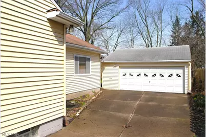 22990 Virginia Avenue, North Olmsted, OH 44070 - Photo 4