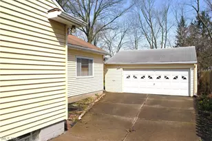 22990 Virginia Ave, North Olmsted, OH 44070 - Photo 4