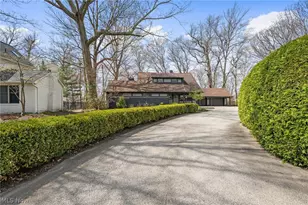 22235 Arbor Cliff Ln, Rocky River, OH 44116 - Photo 2