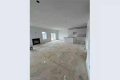 426 Pheasant Run, Elyria, OH 44035 - Photo 2