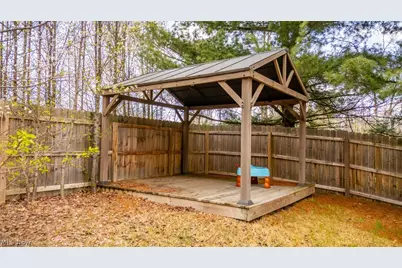 604 Pine Valley Drive, Steubenville, OH 43952 - Photo 12