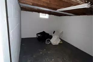 654 E 240th St, Euclid, OH 44123 - Photo 34