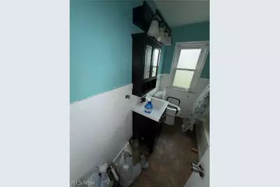 654 E 240 Street, Euclid, OH 44123 - Photo 22