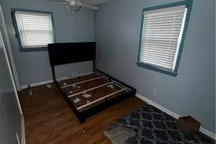 654 E 240th St, Euclid, OH 44123 - Photo 14