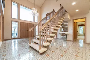 25235 Penshurst Dr, Beachwood, OH 44122 - Photo 4