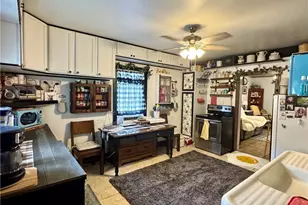 481 Hill St, Coshocton, OH 43812 - Photo 12