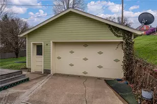 481 Hill St, Coshocton, OH 43812 - Photo 2