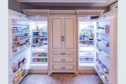 10494 Lake Shore Boulevard, Bratenahl, OH 44108 - Photo 12