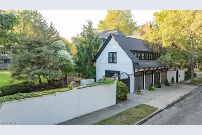 10494 Lake Shore Boulevard, Bratenahl, OH 44108 - Photo 2