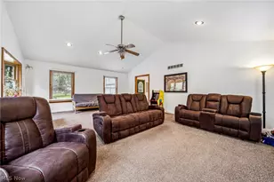 109 Cornelia Dr, Chardon, OH 44024 - Photo 4
