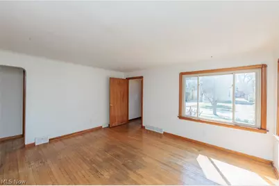 18119 Windward Road, Loveland, OH 44119 - Photo 8