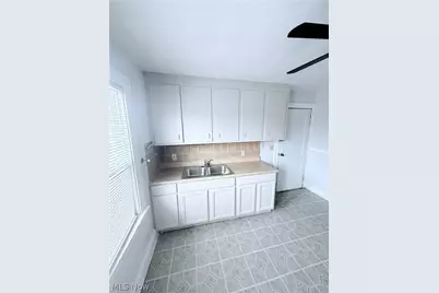 14011 Glendale Avenue #UP / DOWN, Loveland, OH 44128 - Photo 4