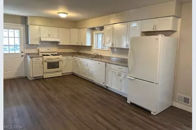 220 Carnegie Avenue, Austintown, OH 44515 - Photo 4