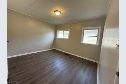 220 Carnegie Avenue, Austintown, OH 44515 - Photo 8