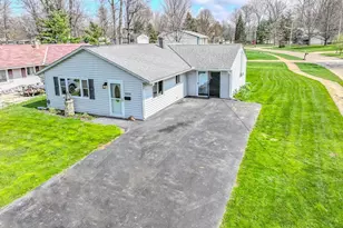 4865 Robinwood Dr, Mentor, OH 44060 - Photo 2