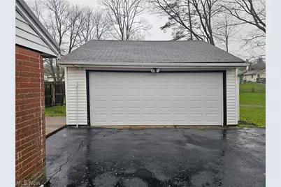 310 Cynthia Drive, Chardon, OH 44024 - Photo 14