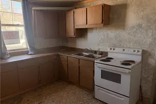 204 Trenton Ave, Uhrichsville, OH 44683 - Photo 4