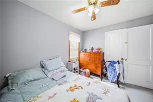 279 E 327th St, Willowick, OH 44095 - Photo 12