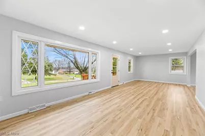 1497 W Sprague Road, Grandview Heights, OH 44147 - Photo 2