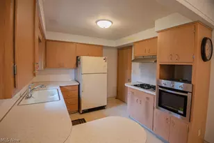 80 S Hazelwood Ave, Youngstown, OH 44509 - Photo 6