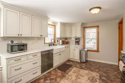 4902 Clardell Avenue SW, Canton, OH 44706 - Photo 10